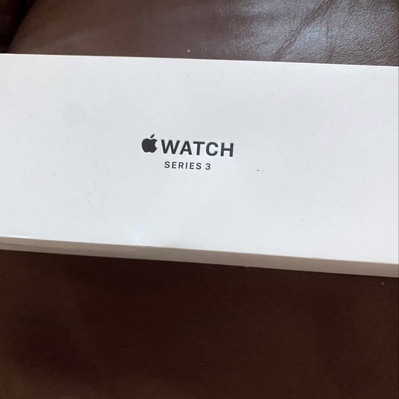 Apple Watch 3 Series - Picture 3 of 3